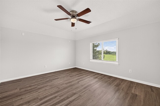 Building Photo - 1415 Kennewick Ct