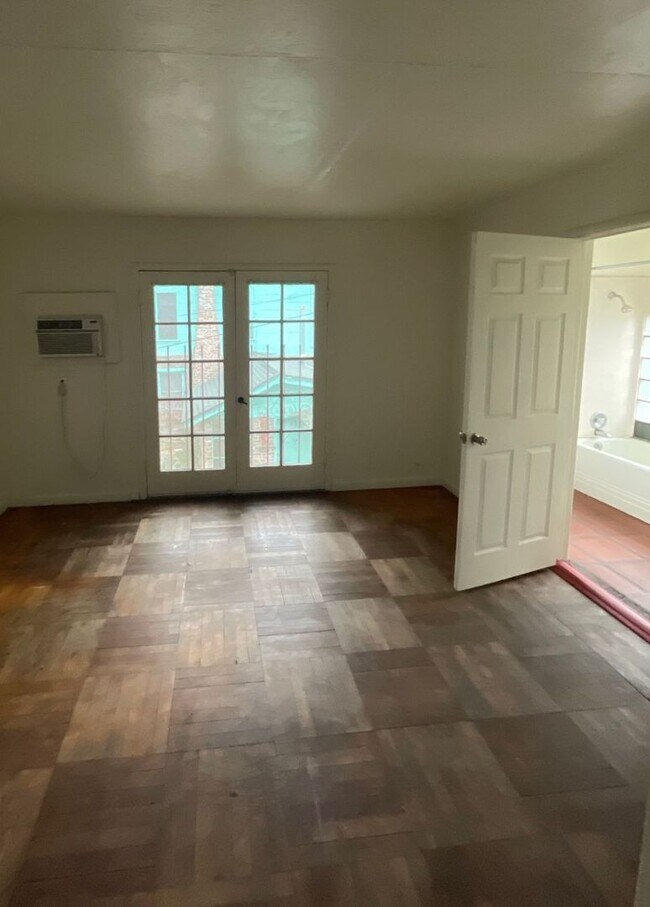 Building Photo - 840 E Brown Ave