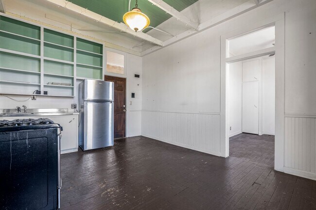 Building Photo - 103 Holcomb St