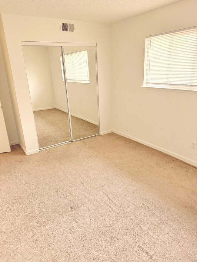 Building Photo - 4772 Greenholme Dr