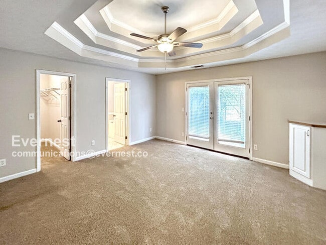 Building Photo - 1424 Snow Hill Dr