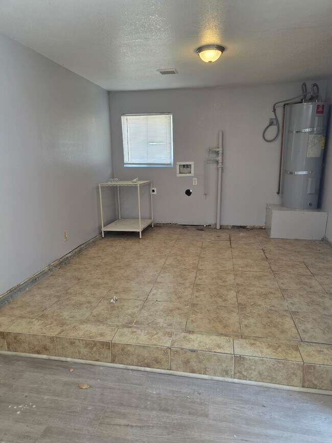Building Photo - 3BR Home + Detached Studio / Guest Space on Large Lot with Storage!