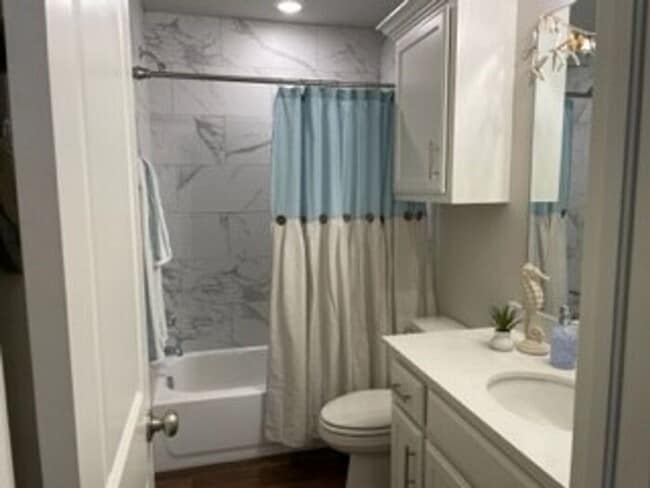 Building Photo - 3 Bed 2 Bath 2 Car Duplex Freedom Villas in Midwest City, OK