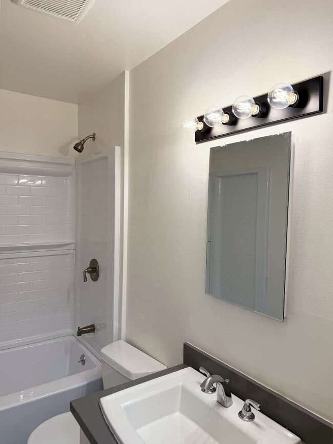 Building Photo - 2BD/1BA Single-Level Home Near Sonoma Plaza | Available Now!