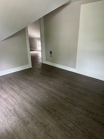 Building Photo - 1105 19th St S