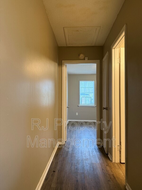 Building Photo - 2365 Dexter Ave