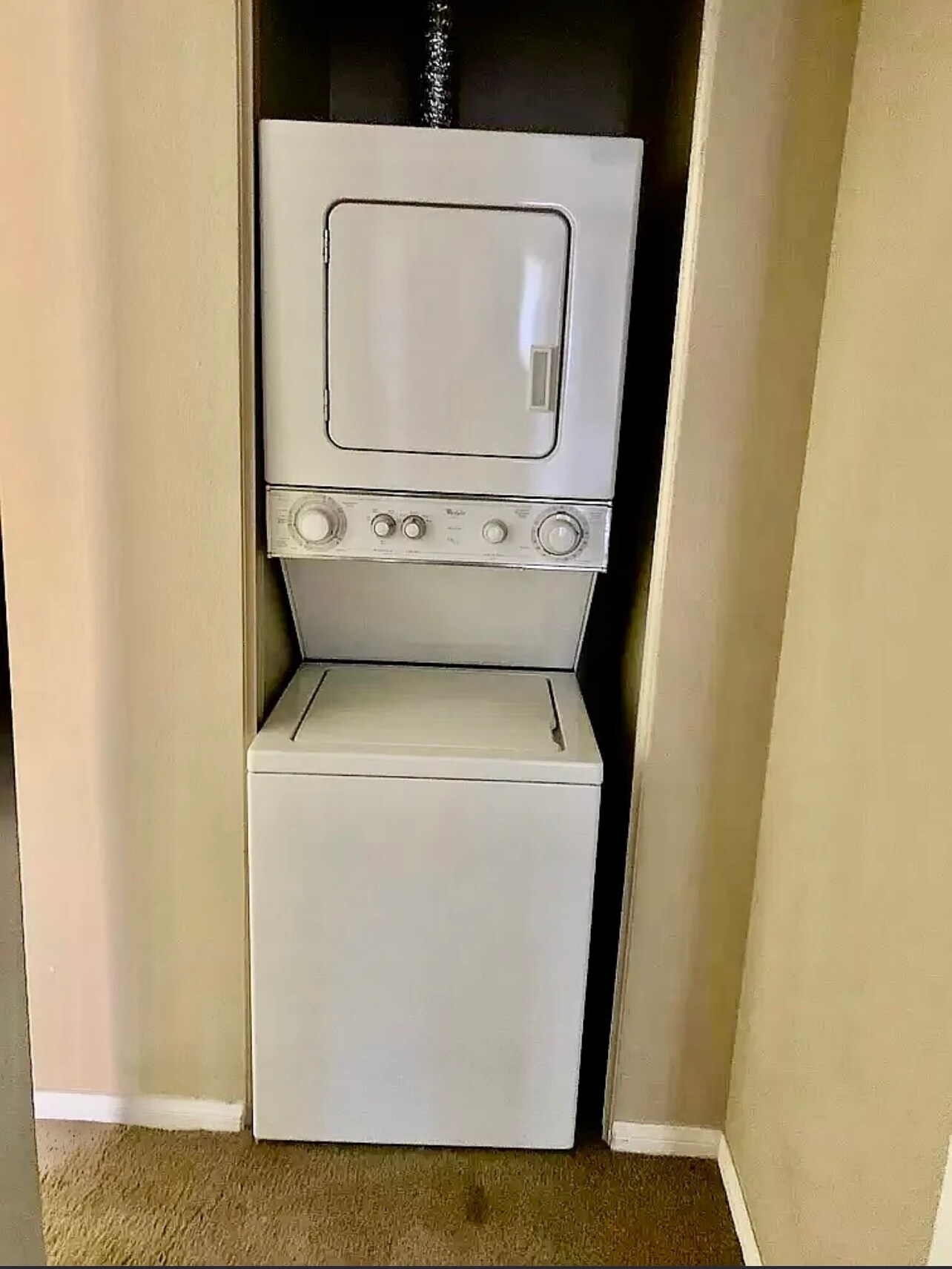 Building Photo - 8889 Caminito Plaza Centro