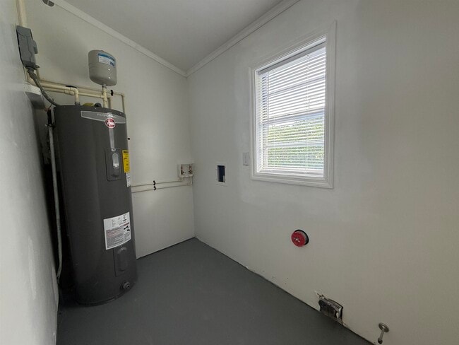 Building Photo - 3642 Rosewood St