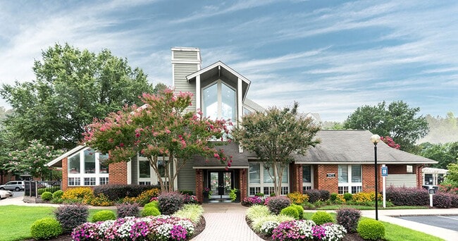 Building Photo - Broadmoor Apartments
