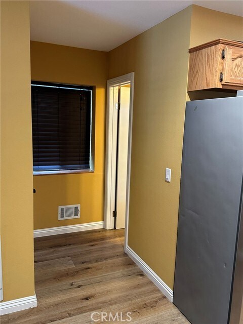 Building Photo - 137 E Country Club Blvd