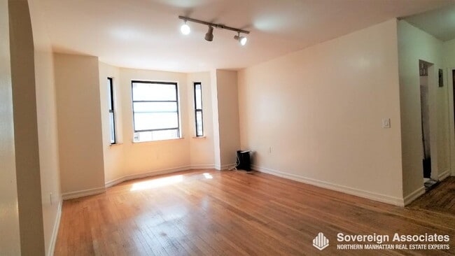 Building Photo - 715 W 172nd St
