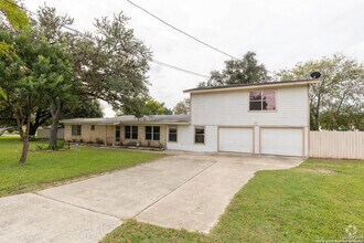 Building Photo - 224 Shadyview Dr