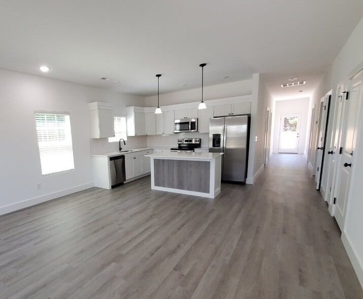 Building Photo - 818 Berry Rd