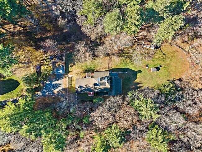 Building Photo - 379 Concord Rd