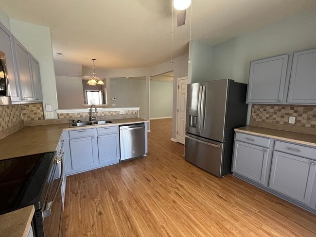 Building Photo - 275 Cameron St