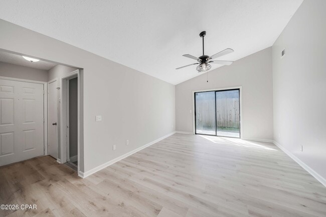 Building Photo - 7011 Lois St