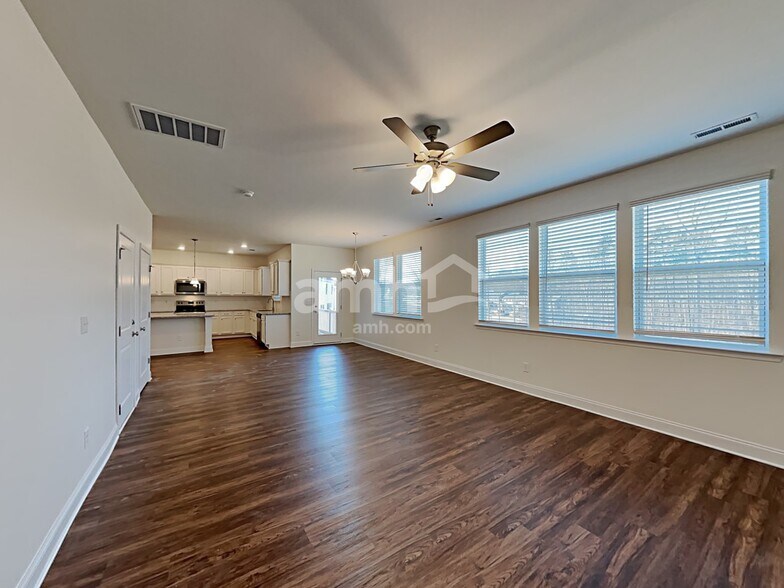 Building Photo - 2129 Laurel Vlg Cir