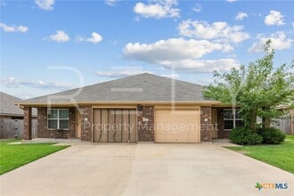 Building Photo - 603 B Karey Dr