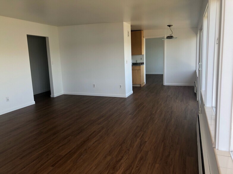 Building Photo - 3136 Portage Bay Plz E