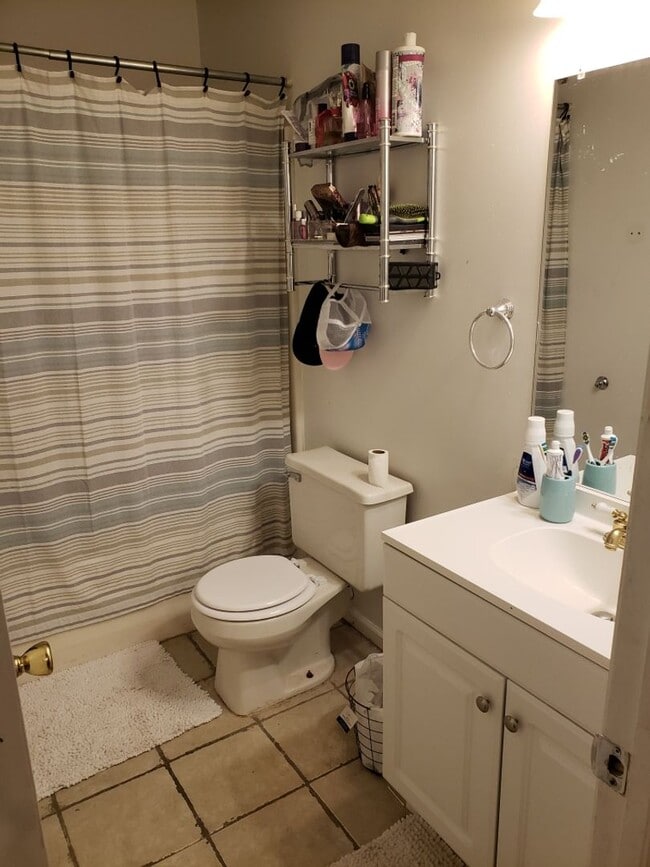 Building Photo - Style, Space & Location Vibes—Your Next Ch...