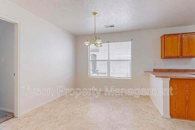 Building Photo - 1817 Sierra Norte Loop NE