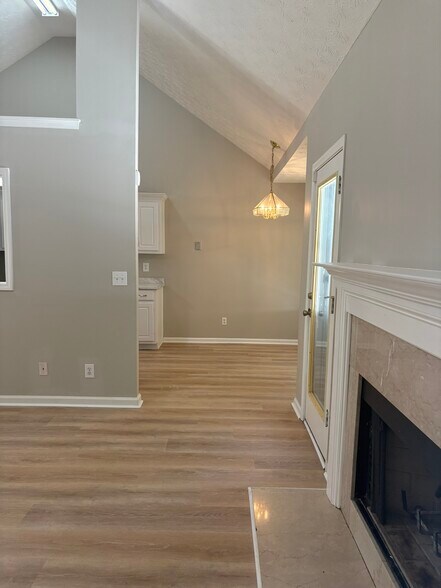 Building Photo - 2700 Fort Daniels Dr