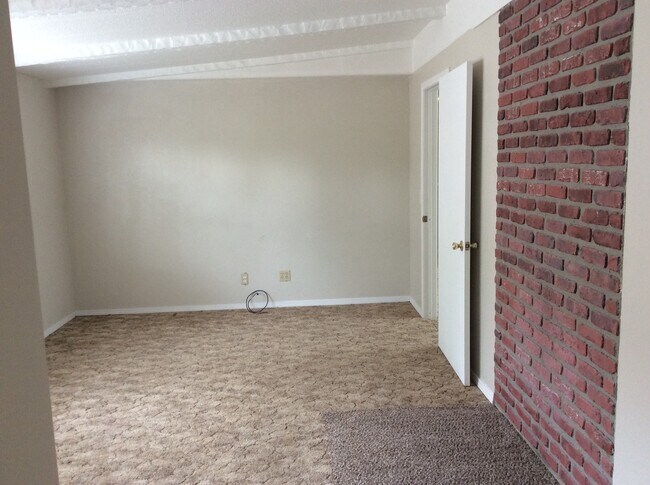 Building Photo - 595 Magnolia Way  Reno, NV 89506
