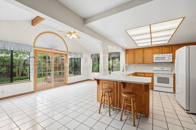Building Photo - 27 Partridge Dr