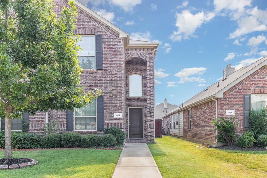 Building Photo - 613 Wounded Knee Dr