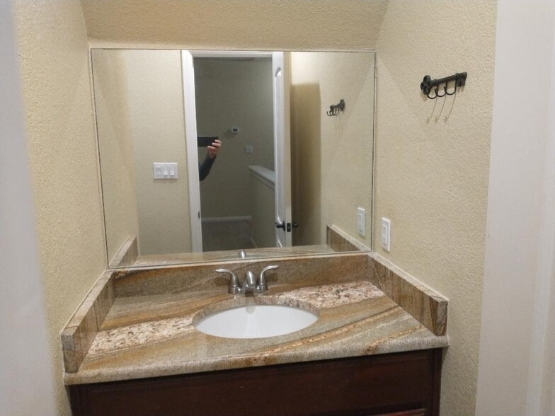 Building Photo - 16219 Oxbow Trl