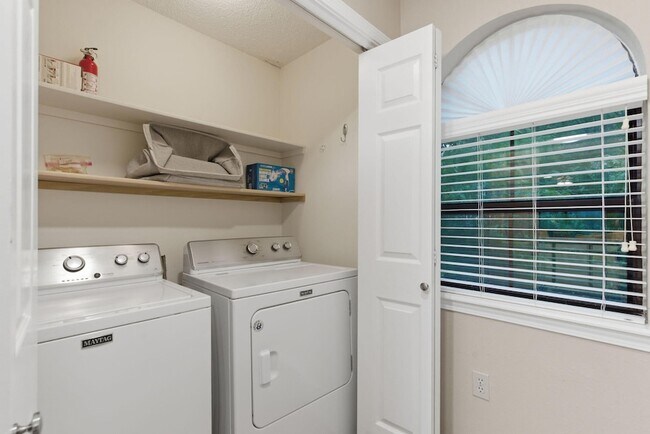 Building Photo - 350 Wildwood Dr S