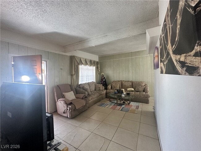 Building Photo - 2300 Pardee Pl