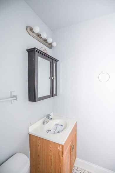 Building Photo - 9016 Lamon Ave