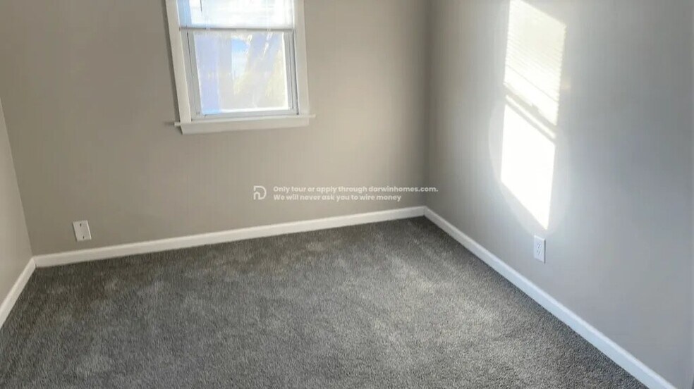 Building Photo - 5269 N 61st St