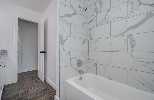 Building Photo - 2540 River Ridge