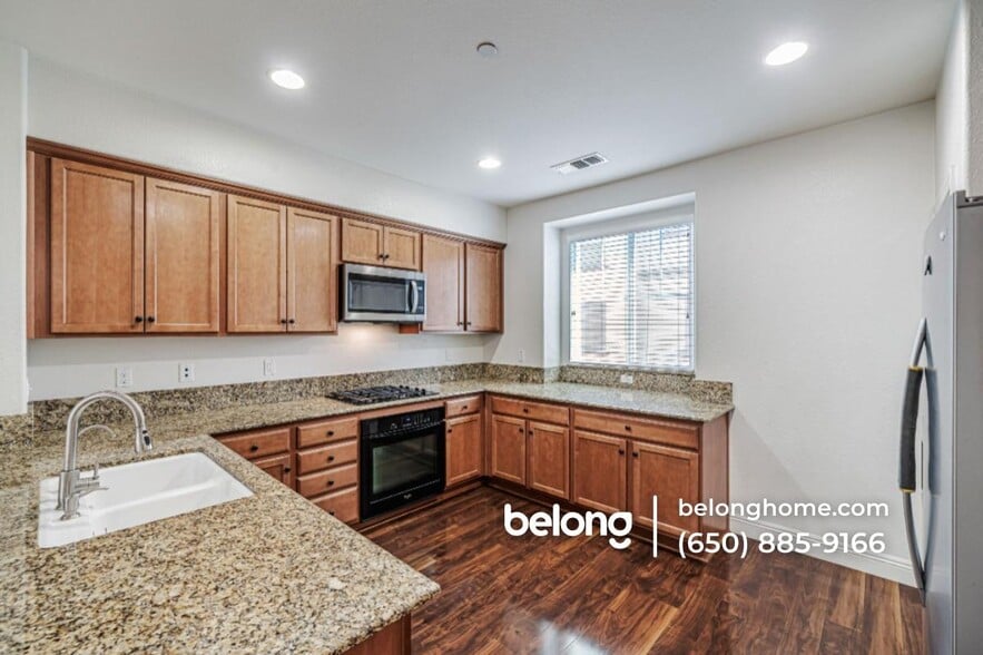 Building Photo - 6704 S Mariposa Ln