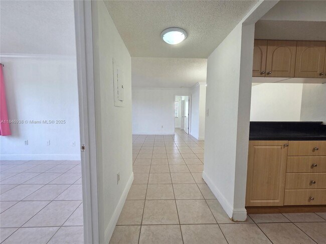 Building Photo - 10765 SW 108th Ave