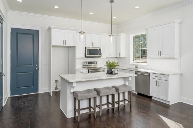 Building Photo - 415 Glenview Dr