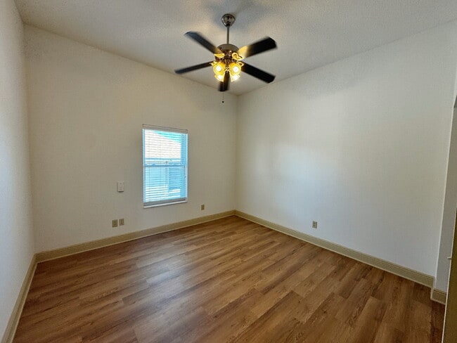 Building Photo - Historic Downtown | 4BR/4BA | Near Flagler College