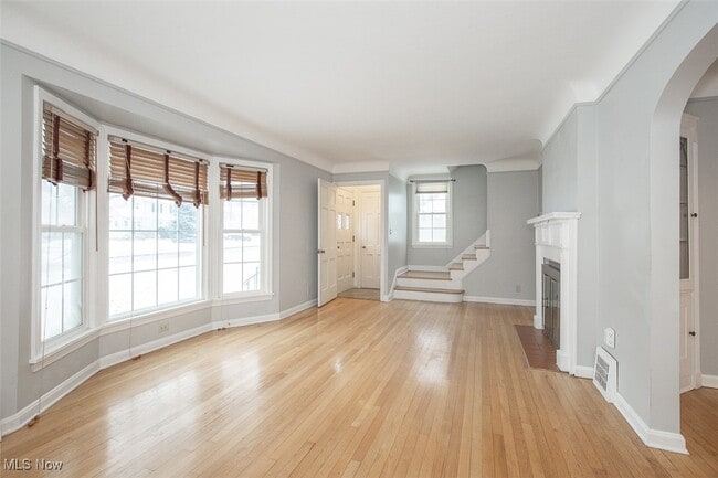 Building Photo - 1718 Maywood Rd