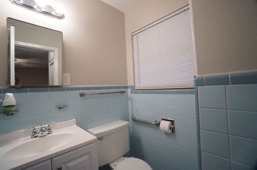 Building Photo - 103 Elkins Dr