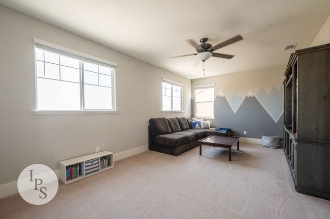 Building Photo - Madera Tesoro Viejo - Beautiful Hillside Village 2-Story Home, 4BR/3BA, SOLAR, Community Pool + L...