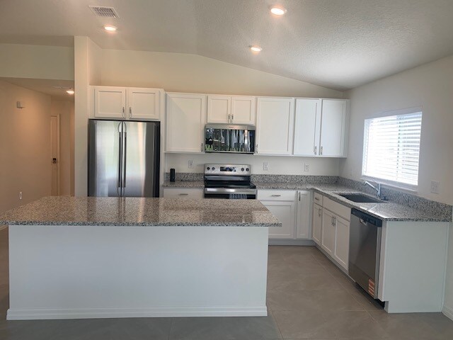 Building Photo - 3452 Barringer Dr SE