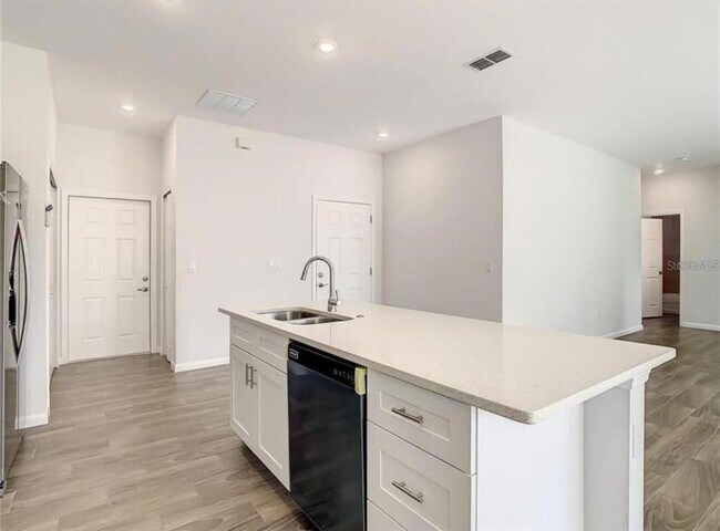 Building Photo - 17000 SW 41st Ct