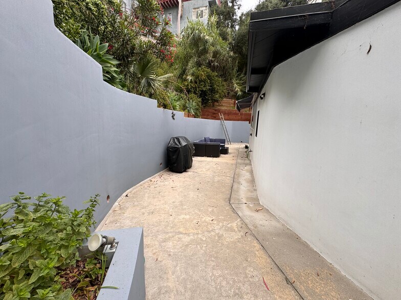 Building Photo - 2795 Woodshire Dr