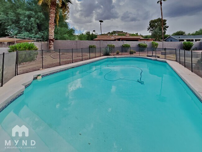 Building Photo - 17323 E Rosita Dr