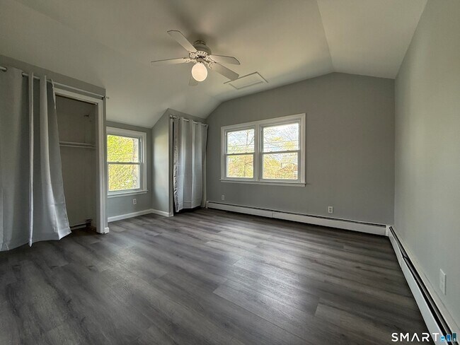Building Photo - 218 Melville Ave