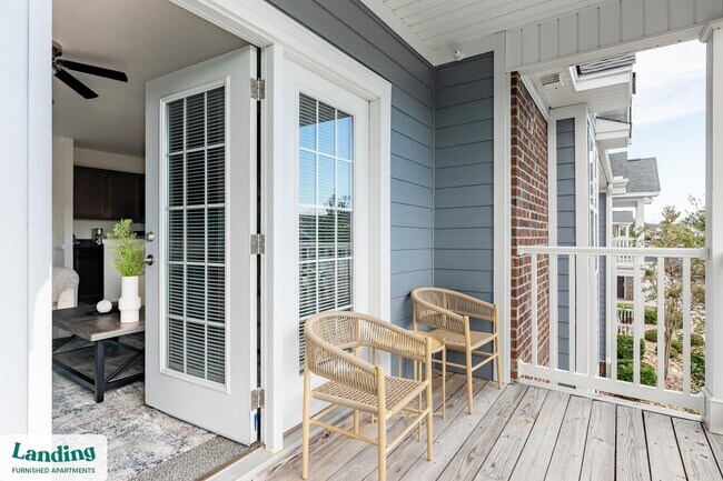 Building Photo - 2118 Silvercrest Dr