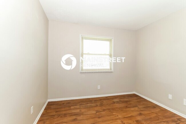 Building Photo - 3 Bedroom Pet-Friendly Home in Louisville,...
