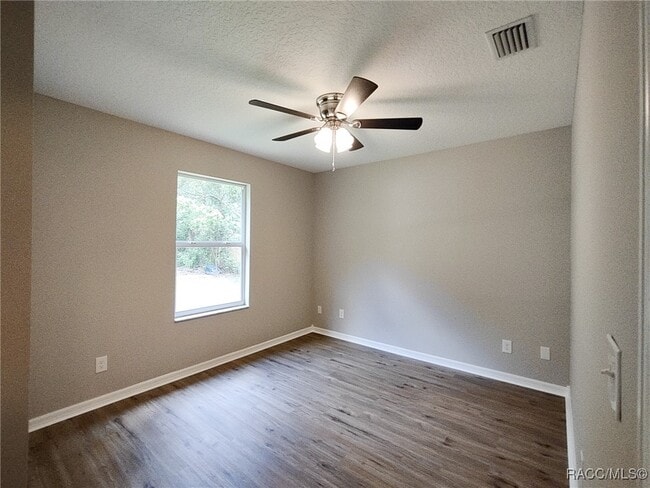 Building Photo - 3327 E Paula Ln